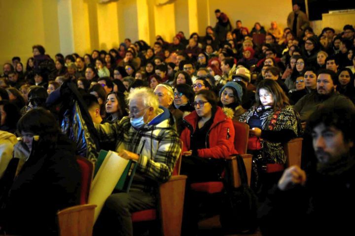 Con lleno total desde el Teatro Regional Cervantes de Valdivia finalizó la «Lluvia de Teatro»