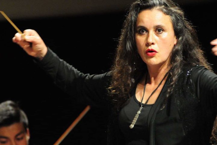 Orquesta Filarmónica de Los Ríos vuelve al «Cervantes» con Mahani Teave como solista