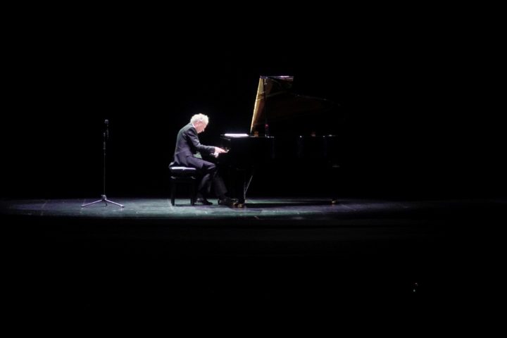 Pianista Robert Lehrbaumer brindó un concierto de clase mundial