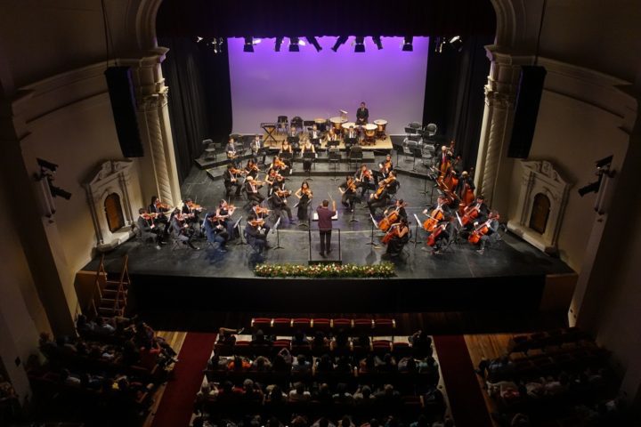 Orquesta Filarmónica de Los Ríos cierra el año con concierto solidario
