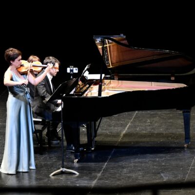 20 años de trayectoria del Colegio Laico y el Día de la Música se vivieron en el Teatro Regional Cervantes